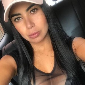 Meet your Posher, Claudia